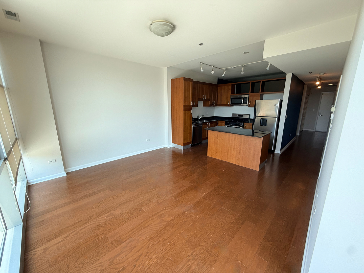 225 S Sangamon Street 310 Property Photo 2