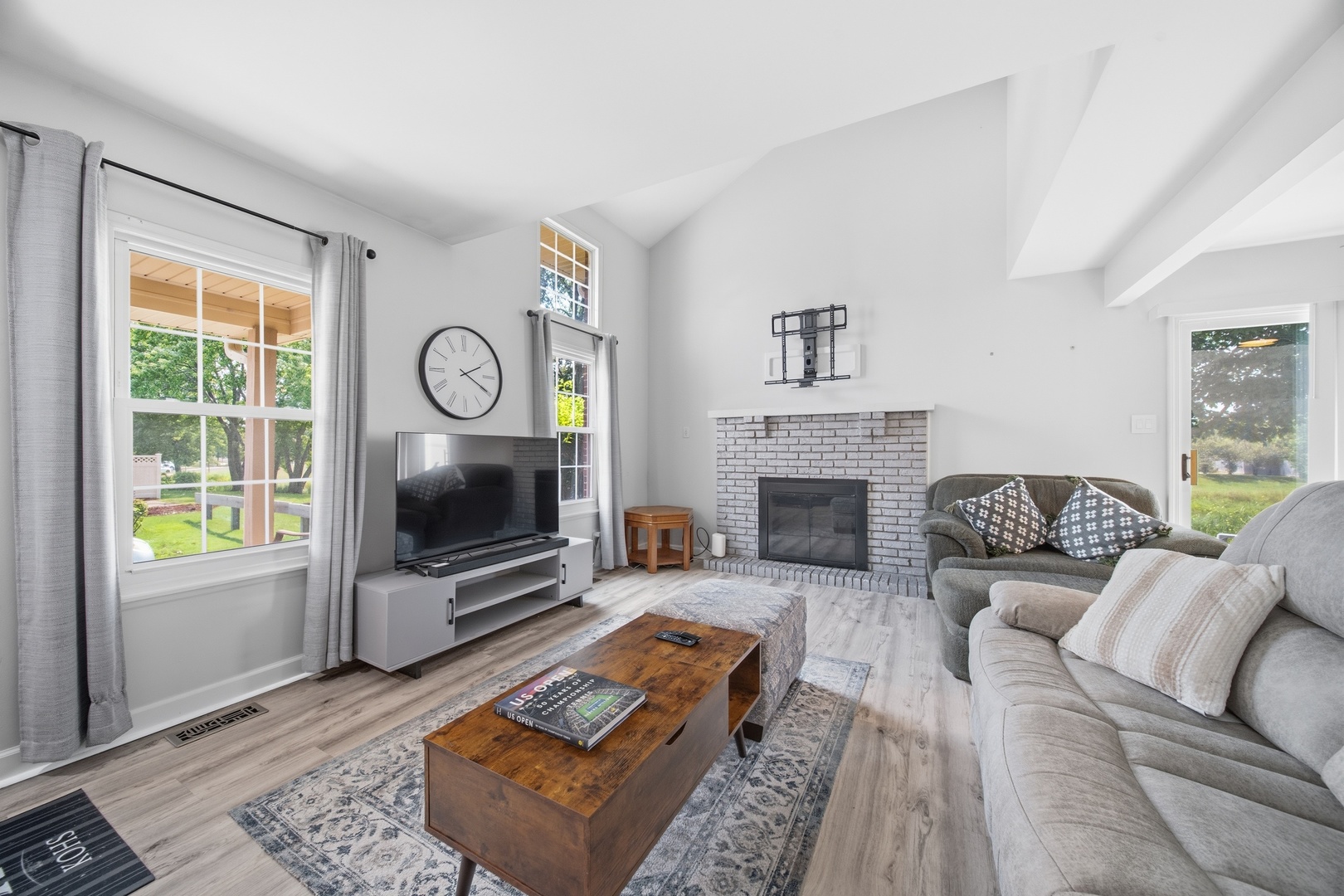 16026 85th Place Property Photo 3