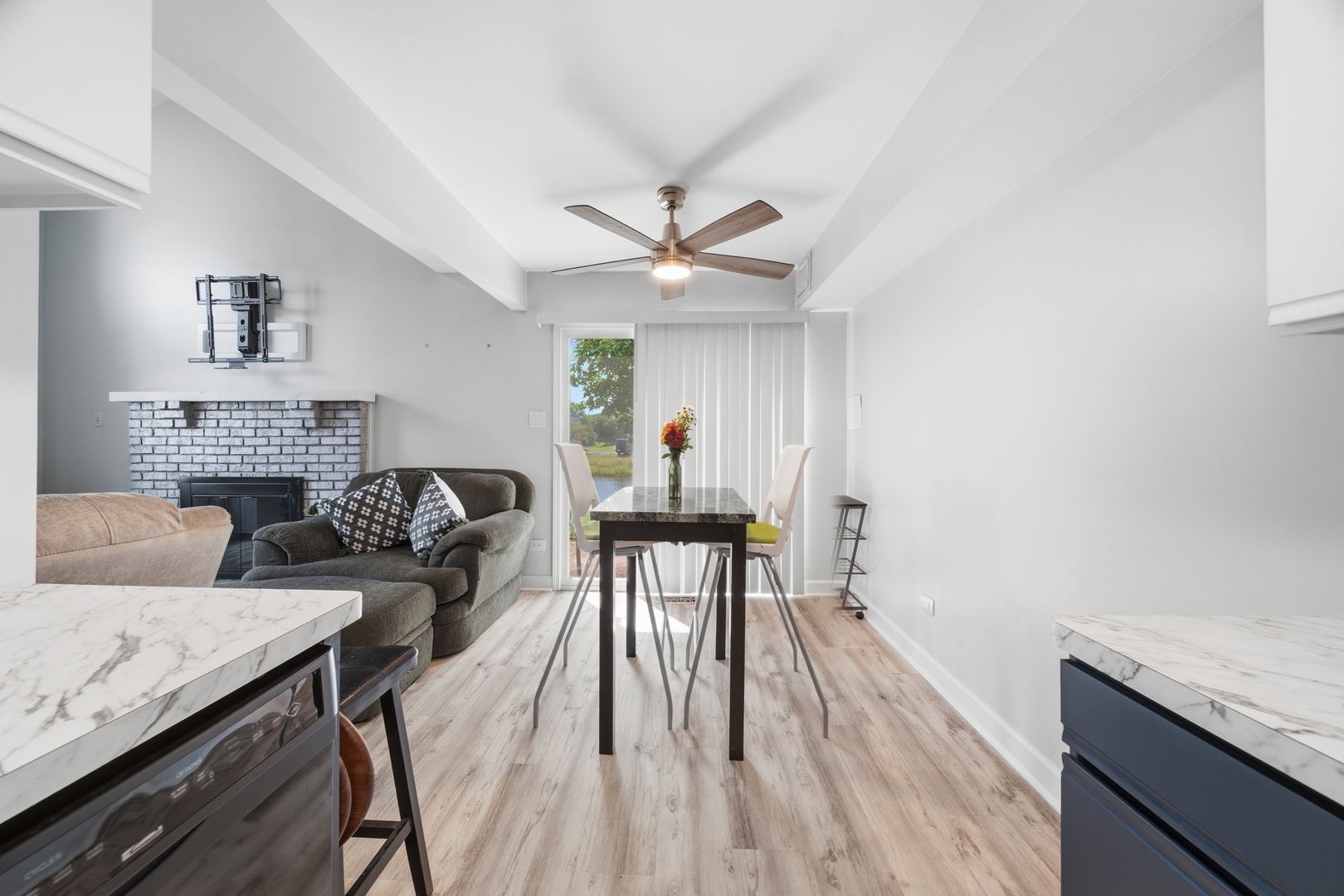 16026 85th Place Property Photo 4