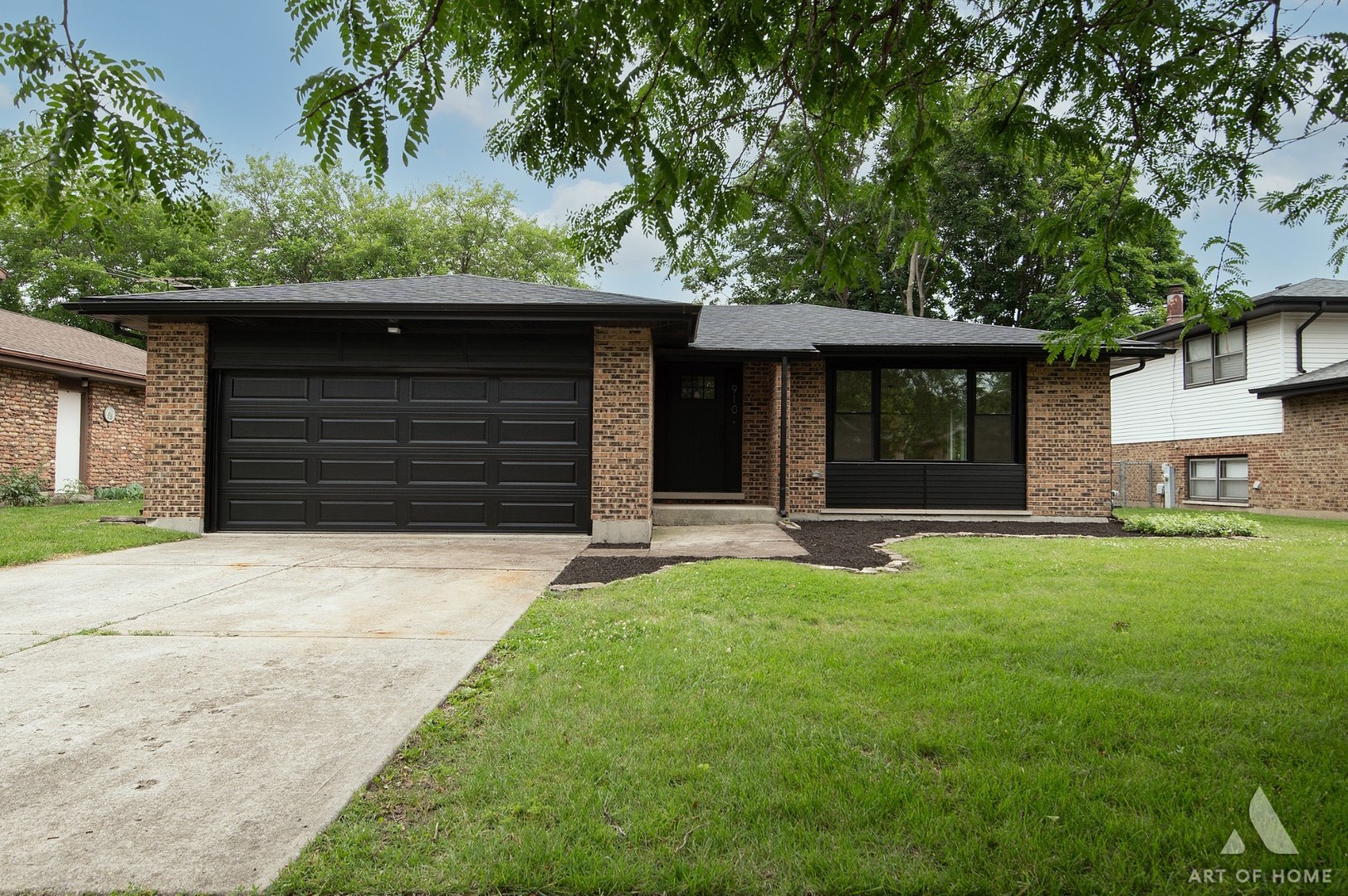 910 College Avenue Property Photo 1