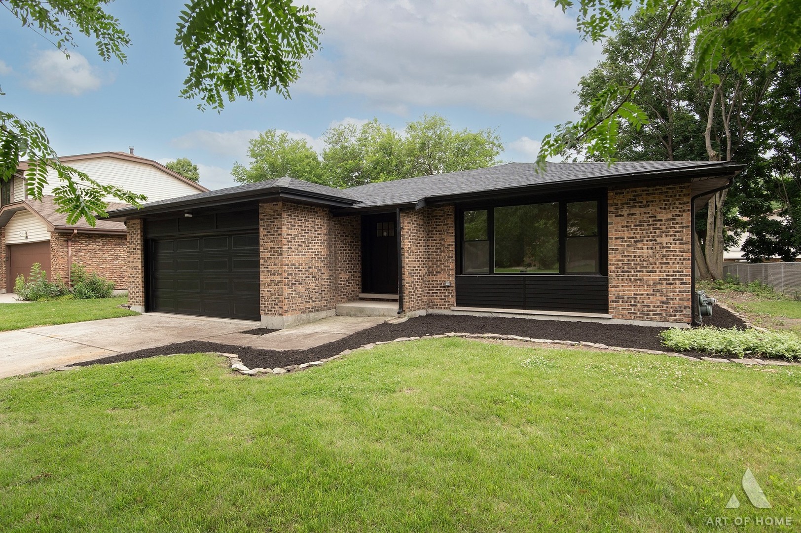 910 College Avenue Property Photo 3
