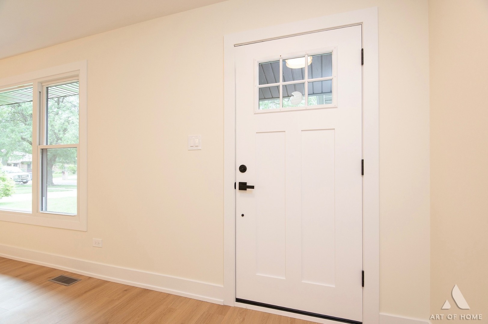 910 College Avenue Property Photo 8