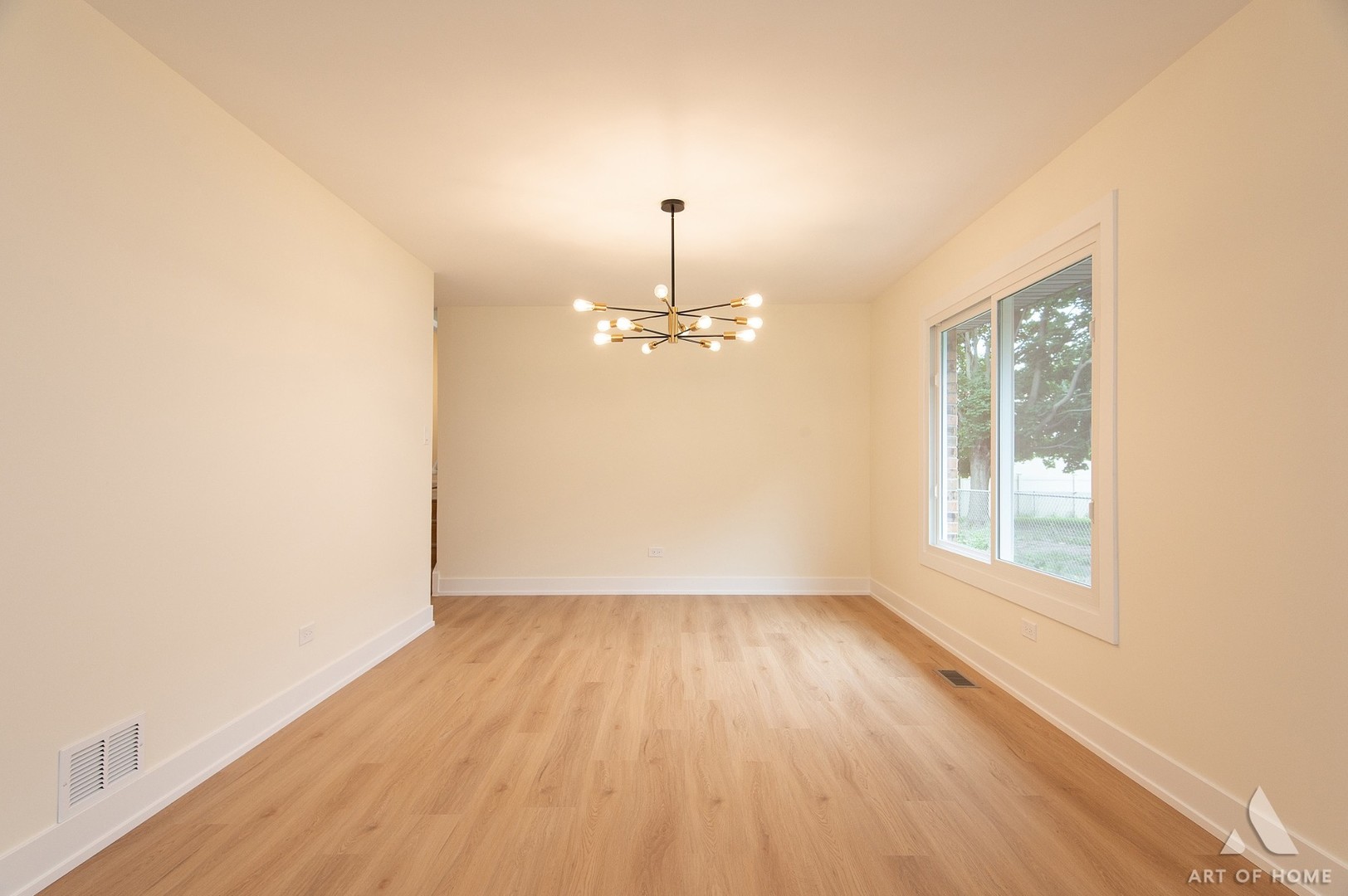 910 College Avenue Property Photo 13