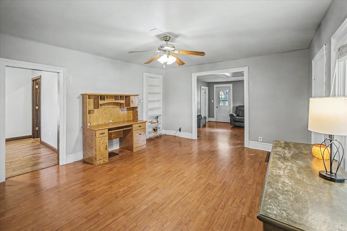 207 W Elm Street Property Photo 30