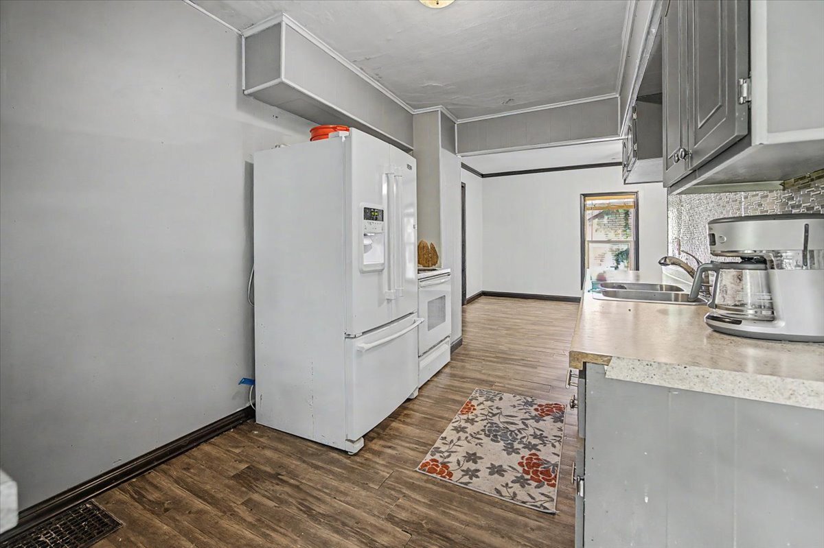 207 W Elm Street Property Photo 40