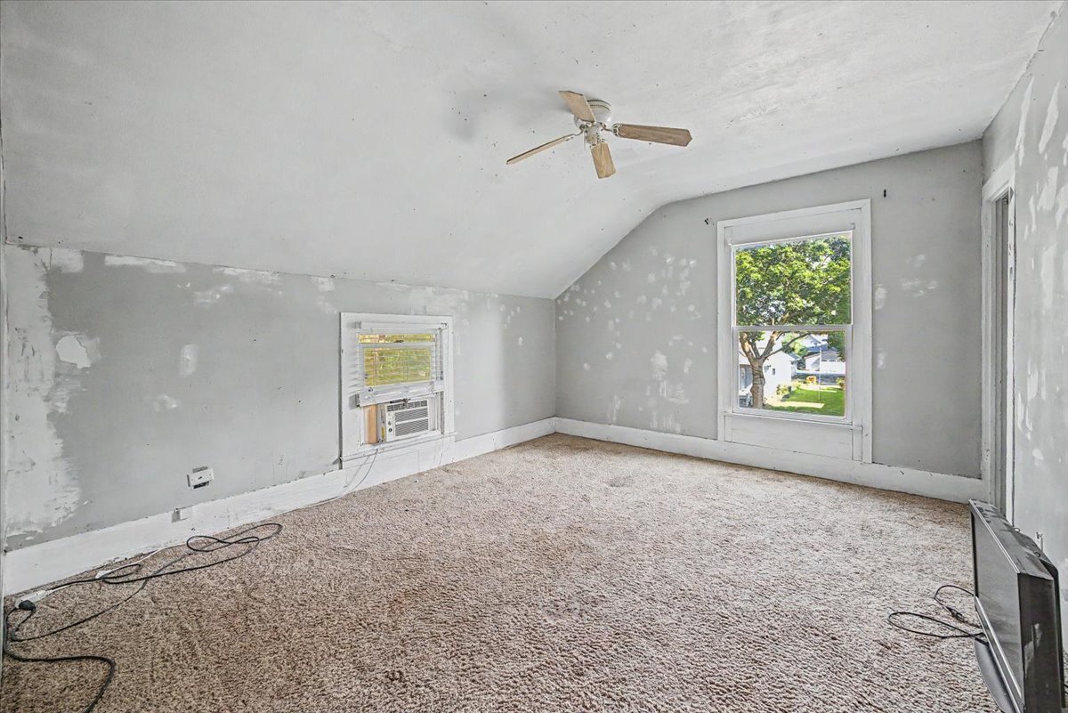 207 W Elm Street Property Photo 46