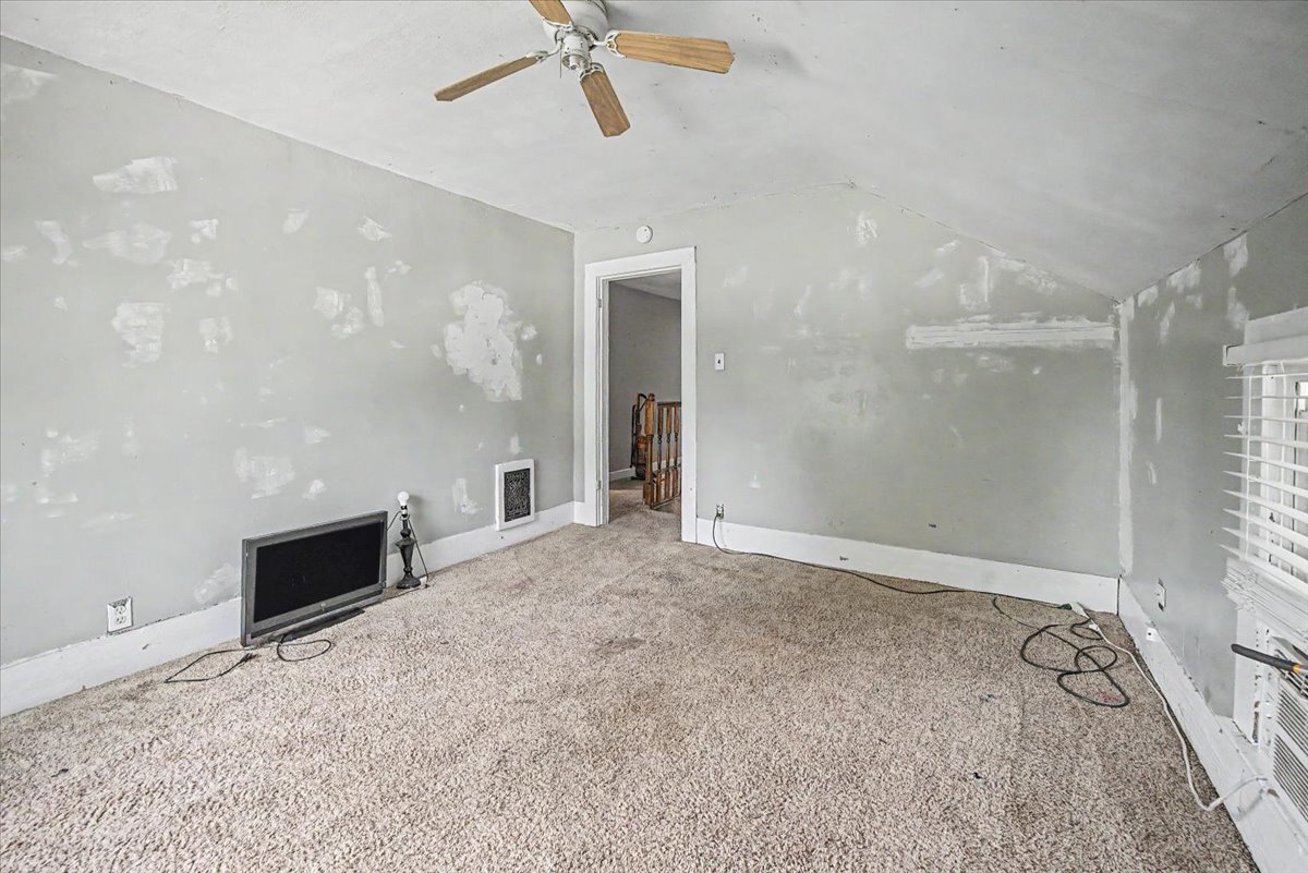 207 W Elm Street Property Photo 47