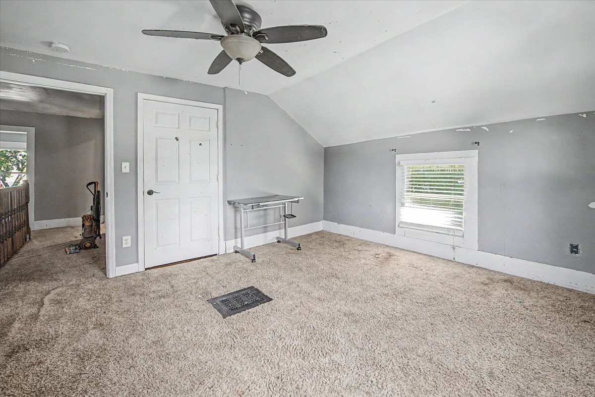 207 W Elm Street Property Photo 57