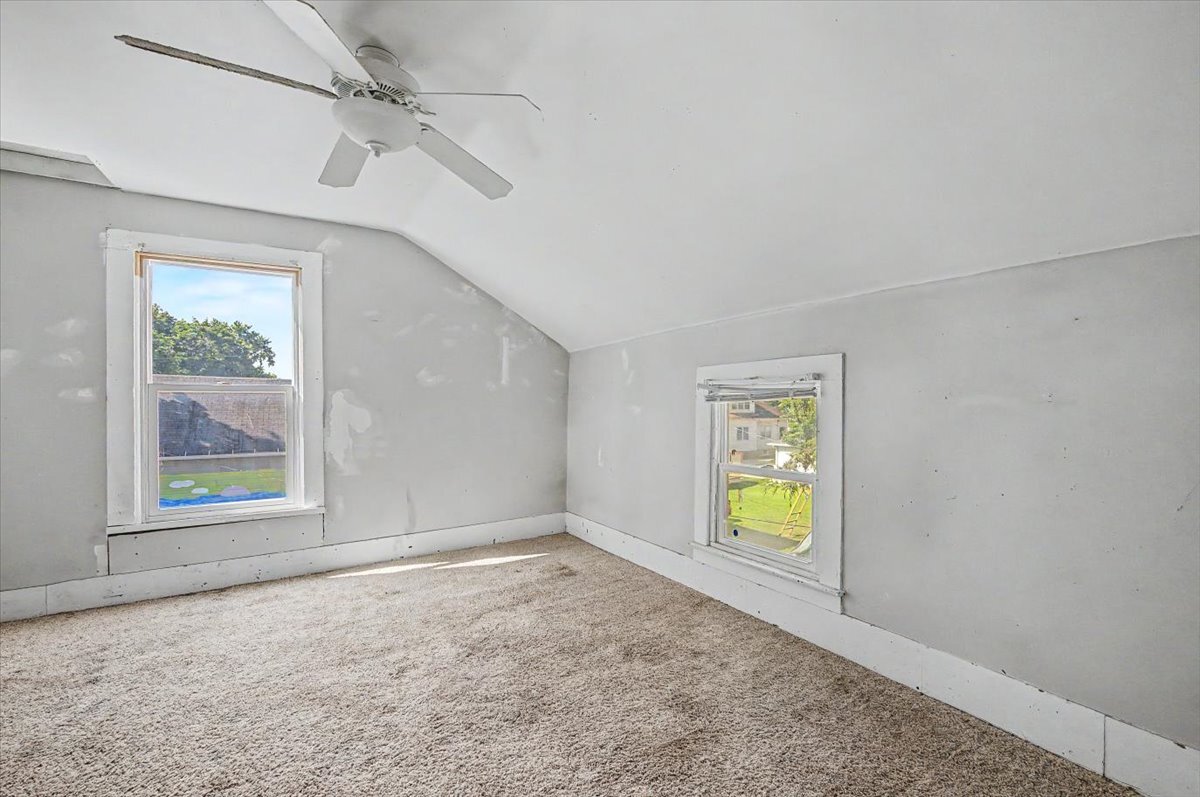 207 W Elm Street Property Photo 59