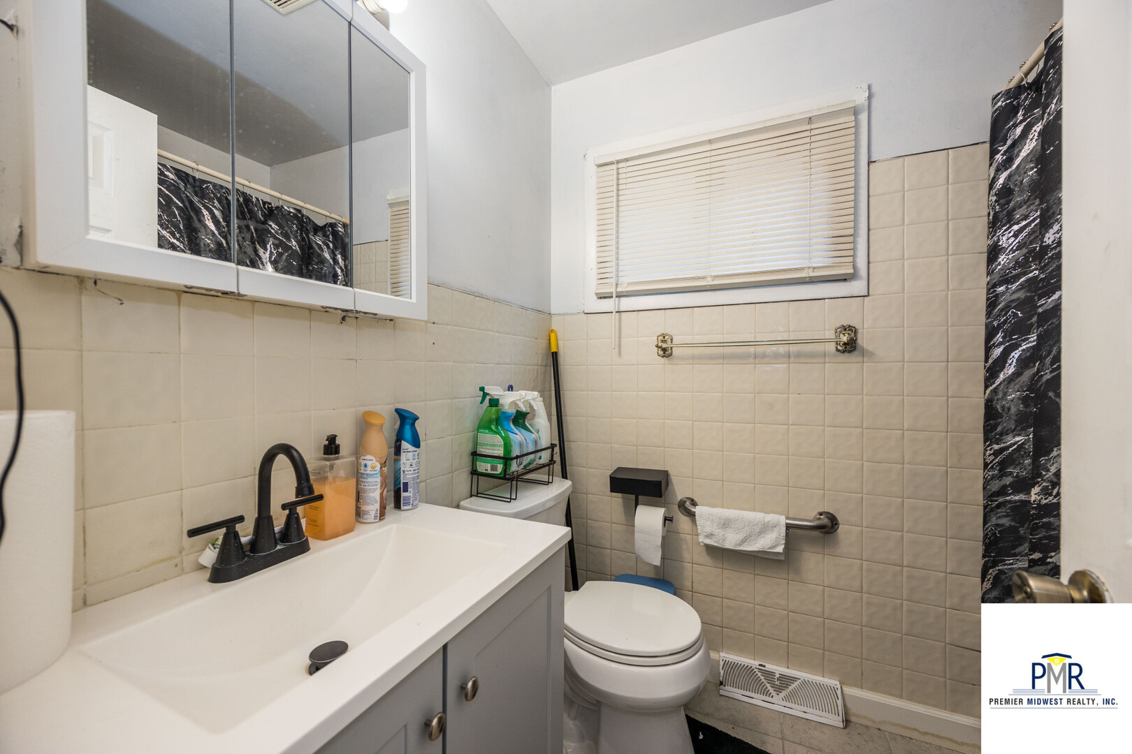 5750 S Lowe Avenue Property Photo 16