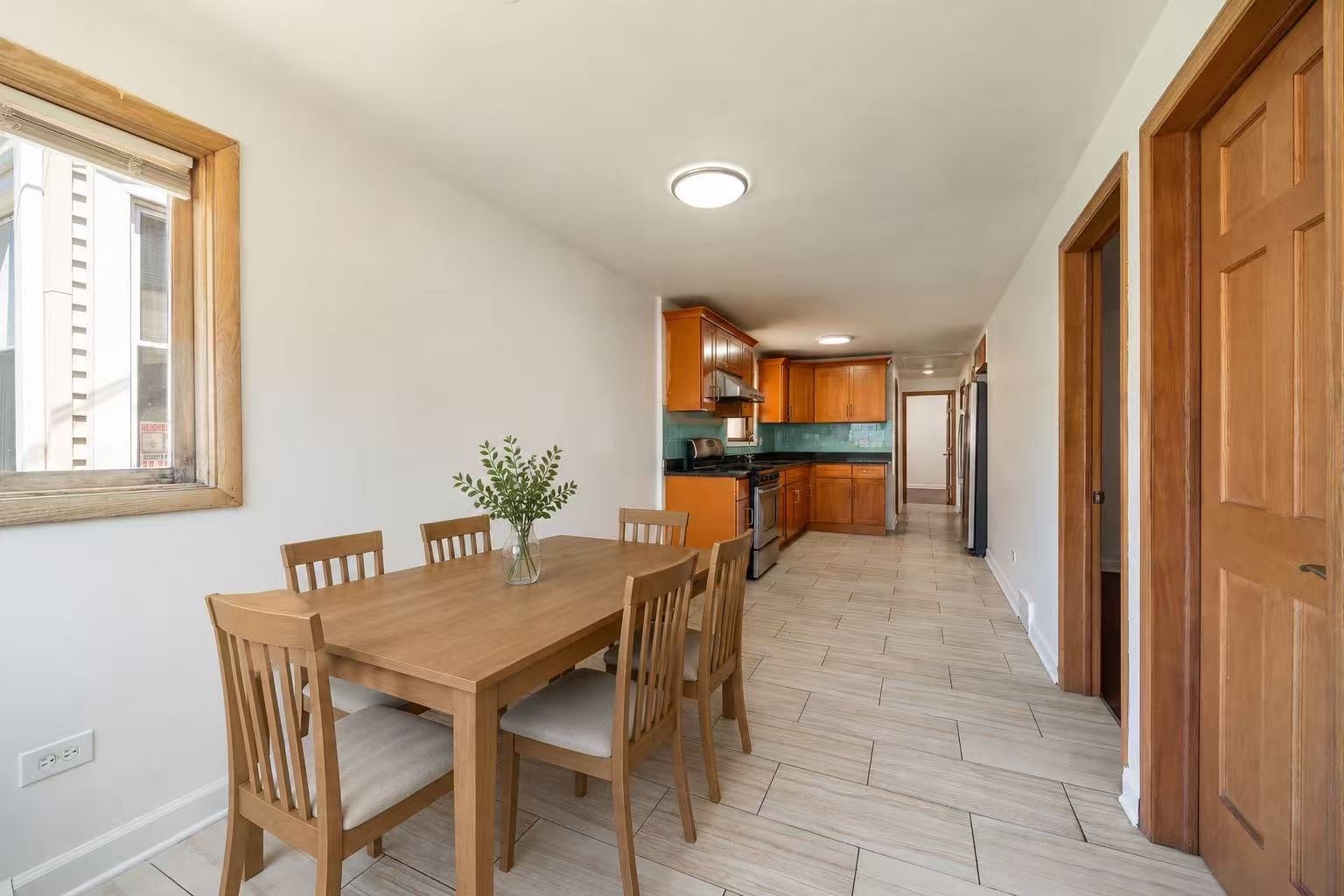 4542 S Mozart Street Property Photo 4