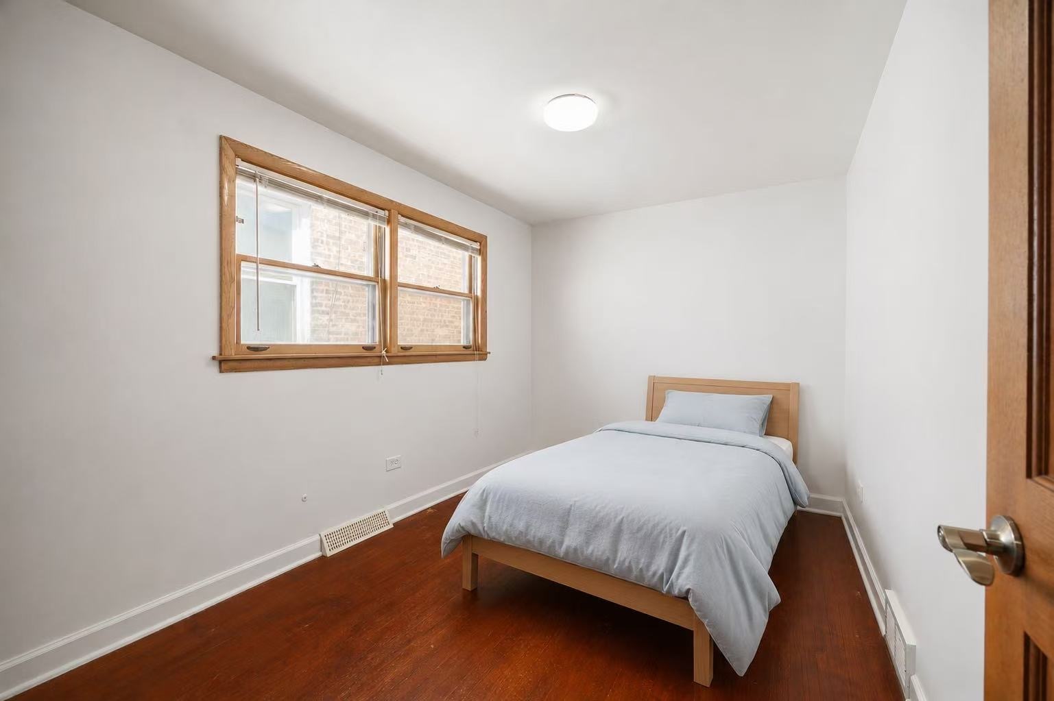 4542 S Mozart Street Property Photo 8