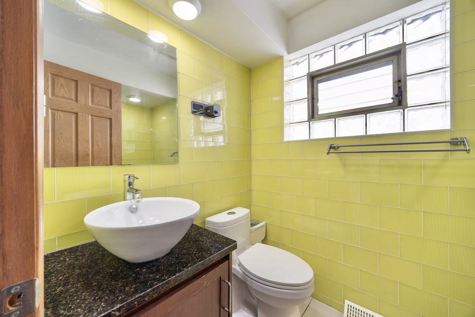4542 S Mozart Street Property Photo 9