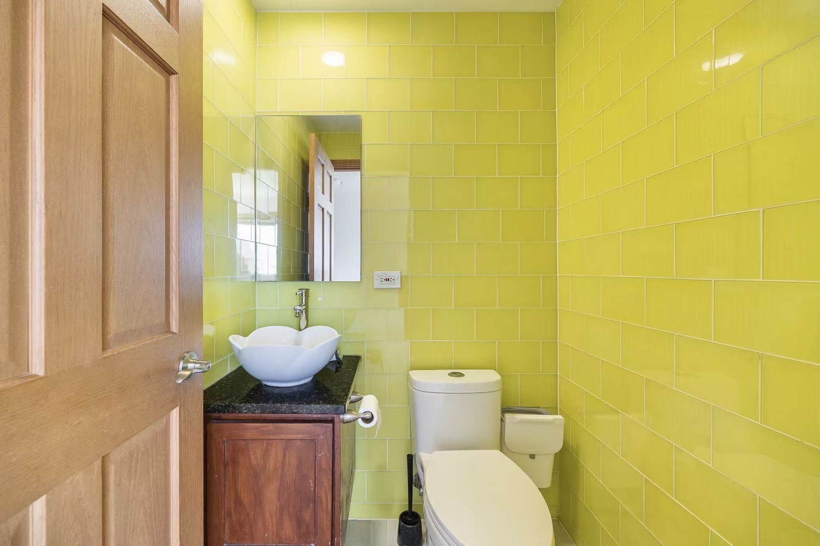 4542 S Mozart Street Property Photo 10