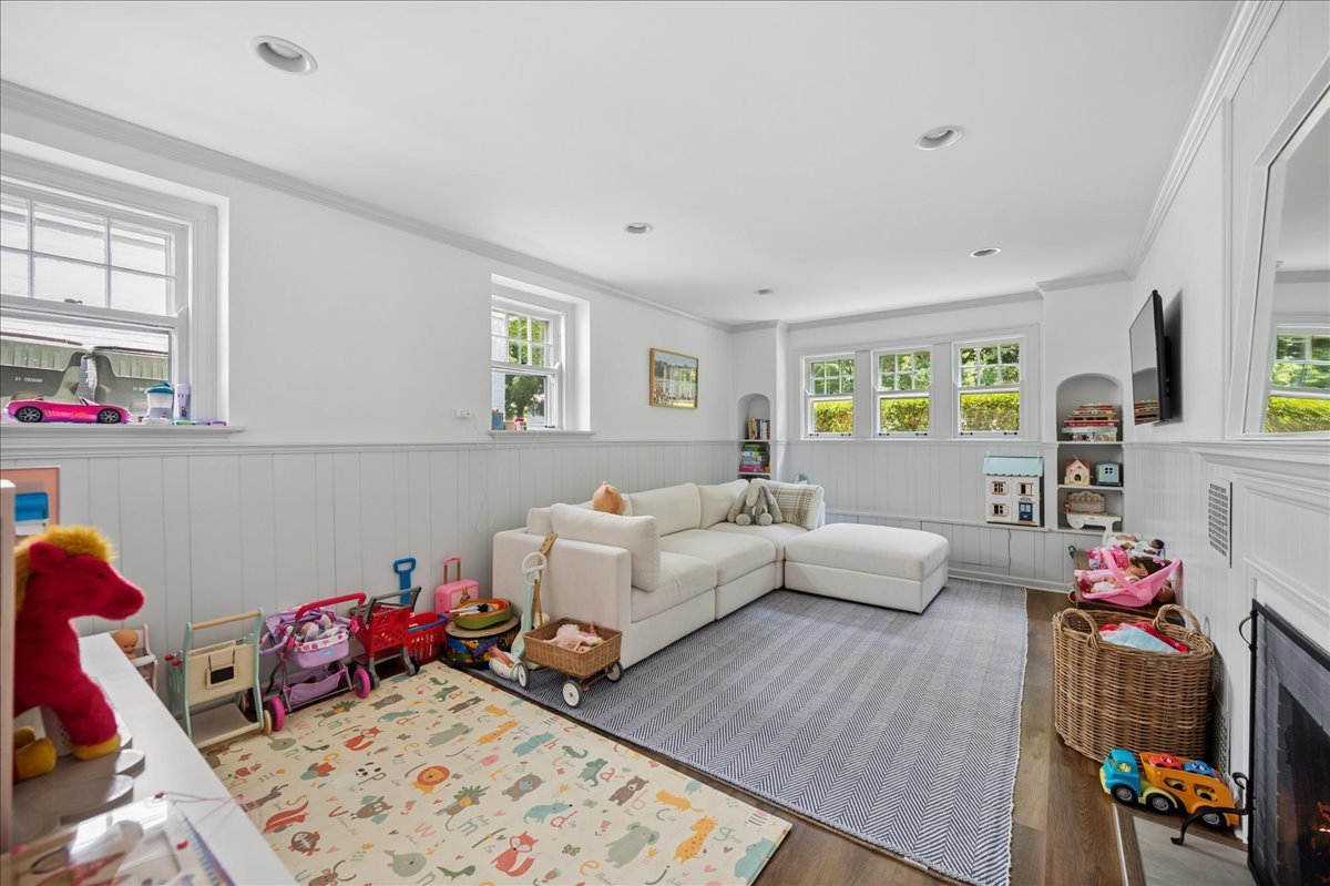 420 Brier Street Property Photo 17