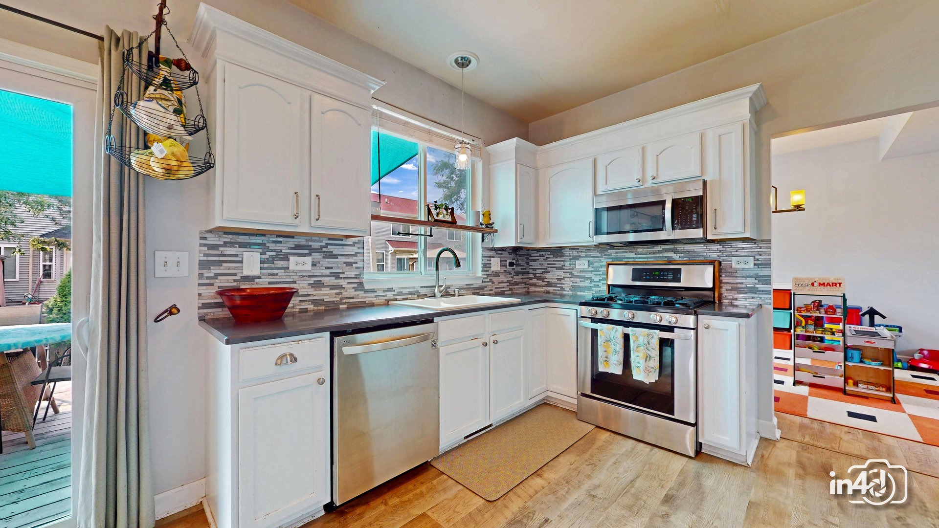 2913 Shetland Lane Property Photo 7