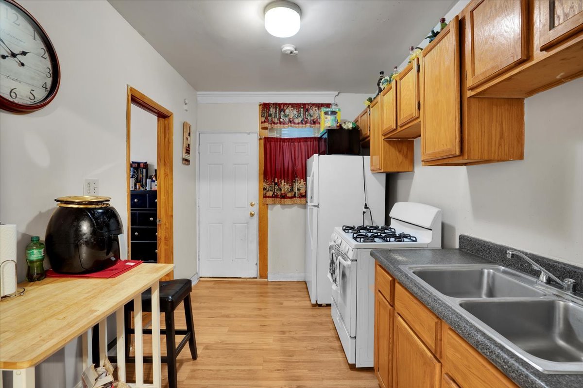 734 N Long Avenue 736-2 Property Photo 9