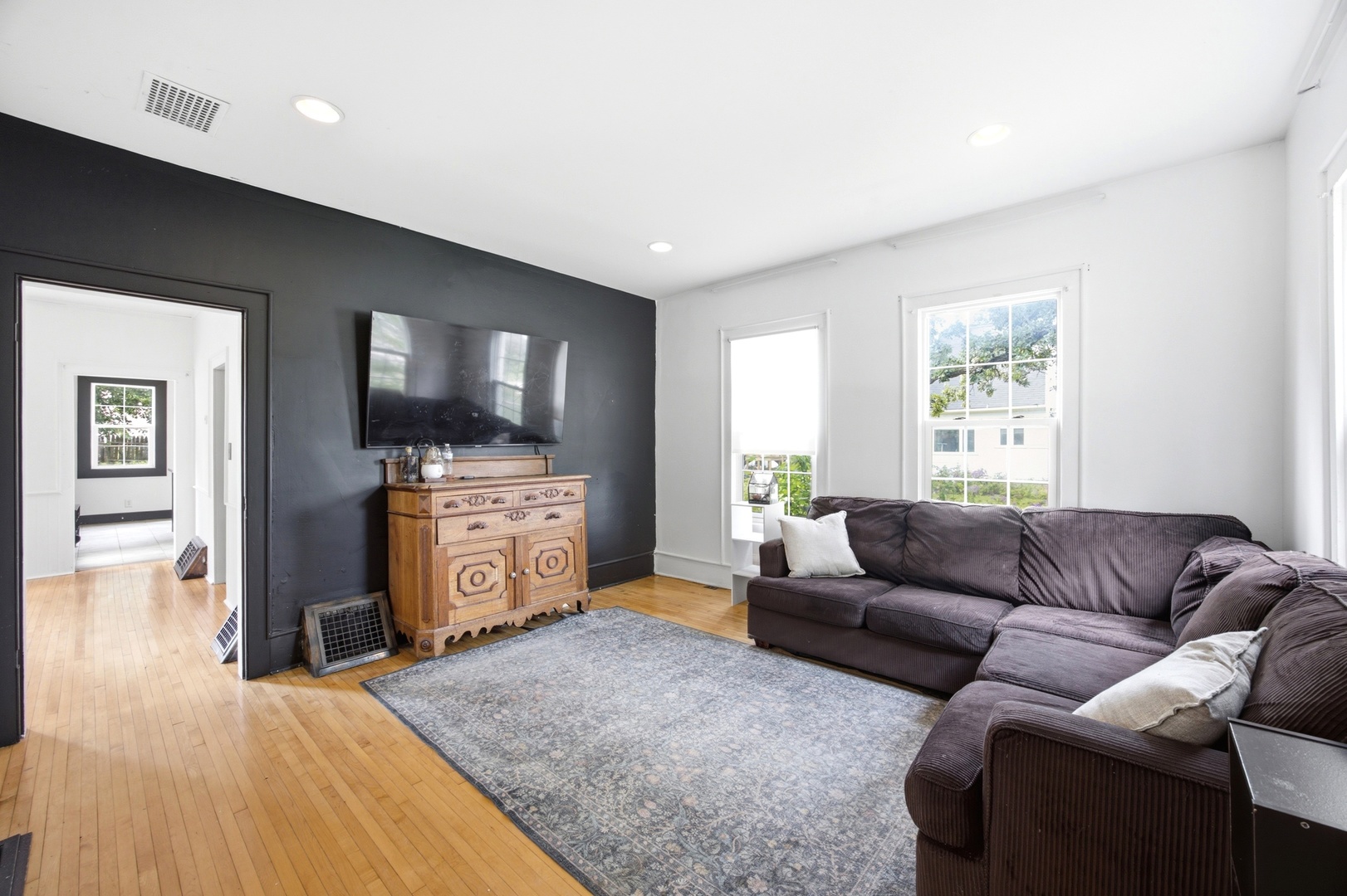 10203 Main Street Property Photo 4