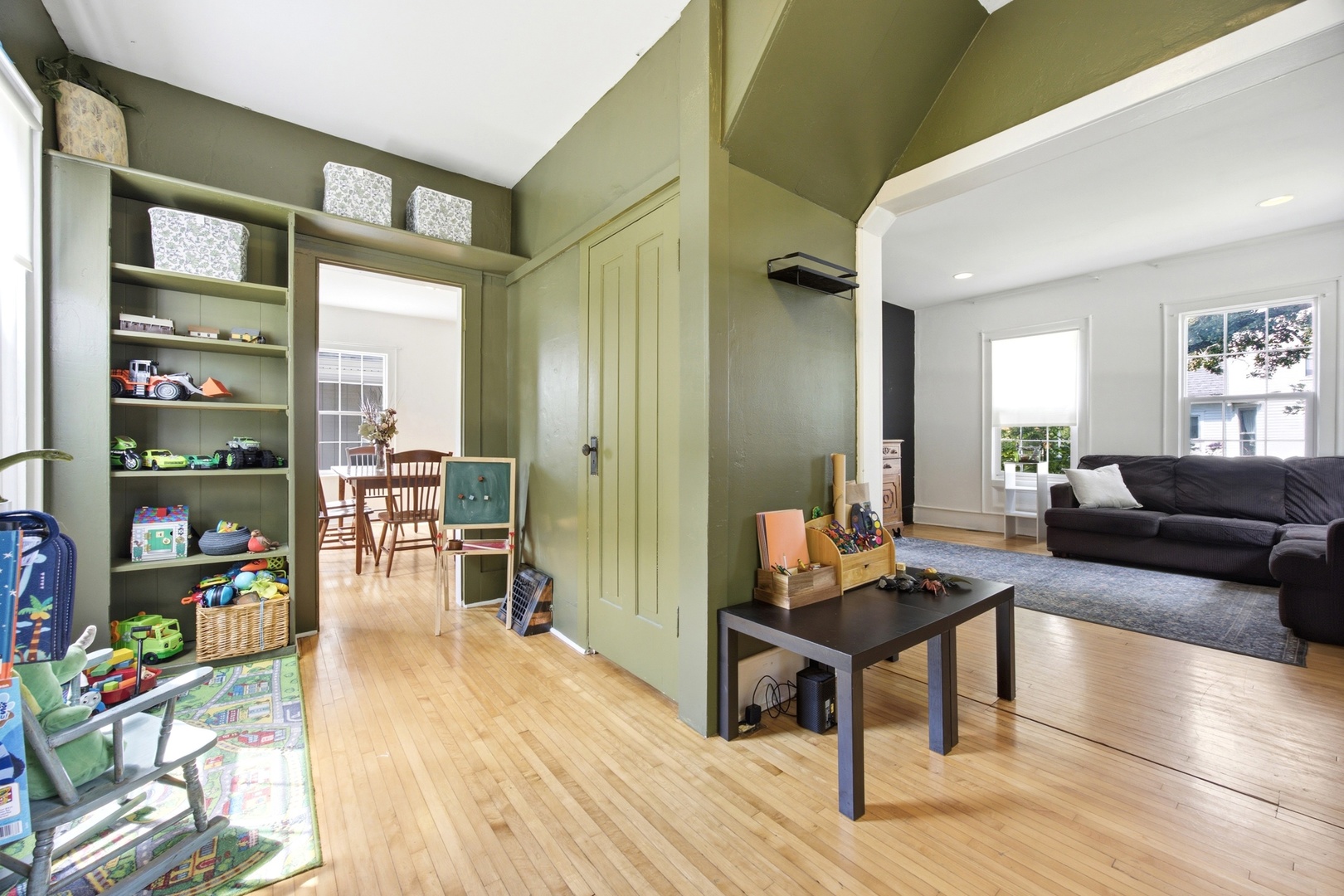 10203 Main Street Property Photo 6