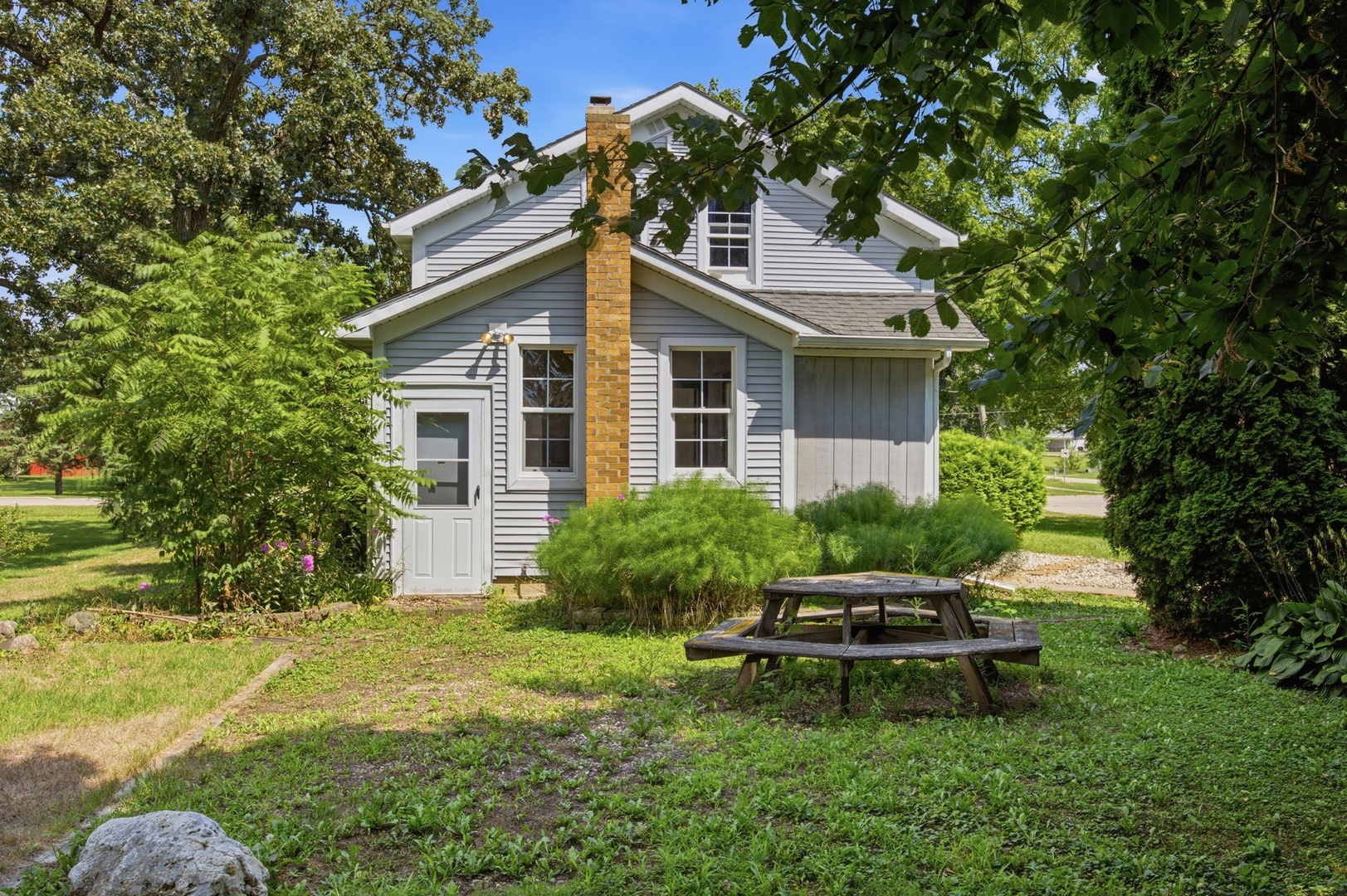 10203 Main Street Property Photo 22