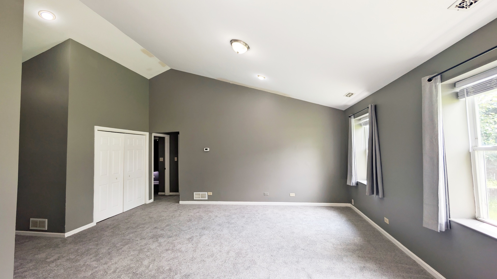 568 Manor Place Property Photo 6