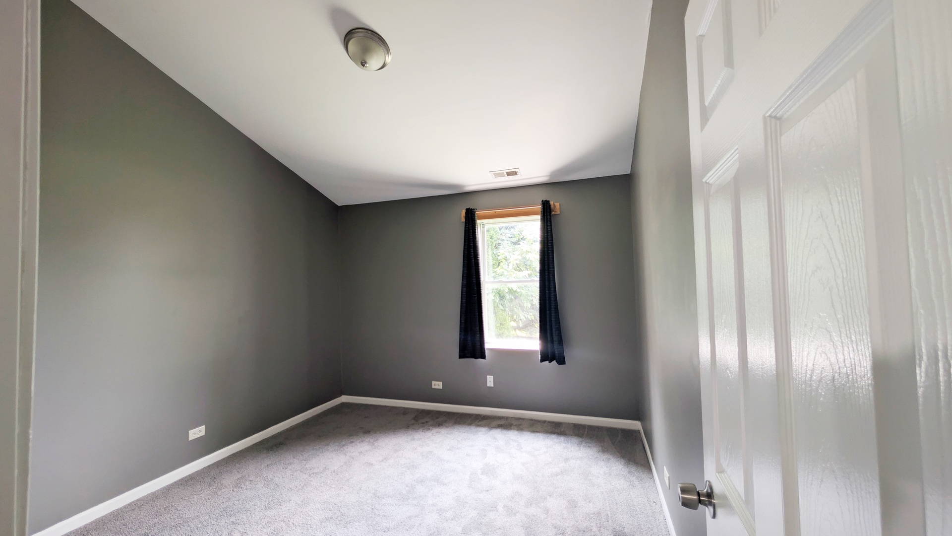 568 Manor Place Property Photo 7