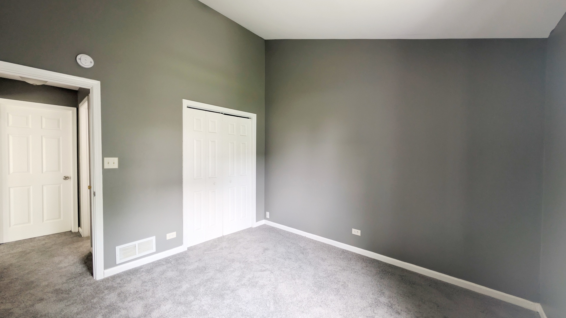 568 Manor Place Property Photo 8
