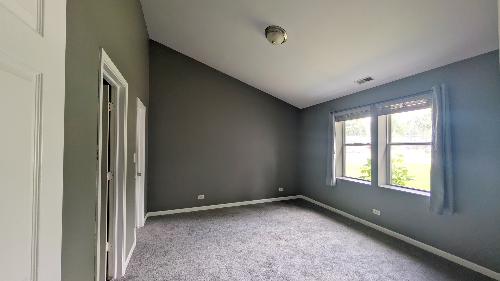 568 Manor Place Property Photo 10