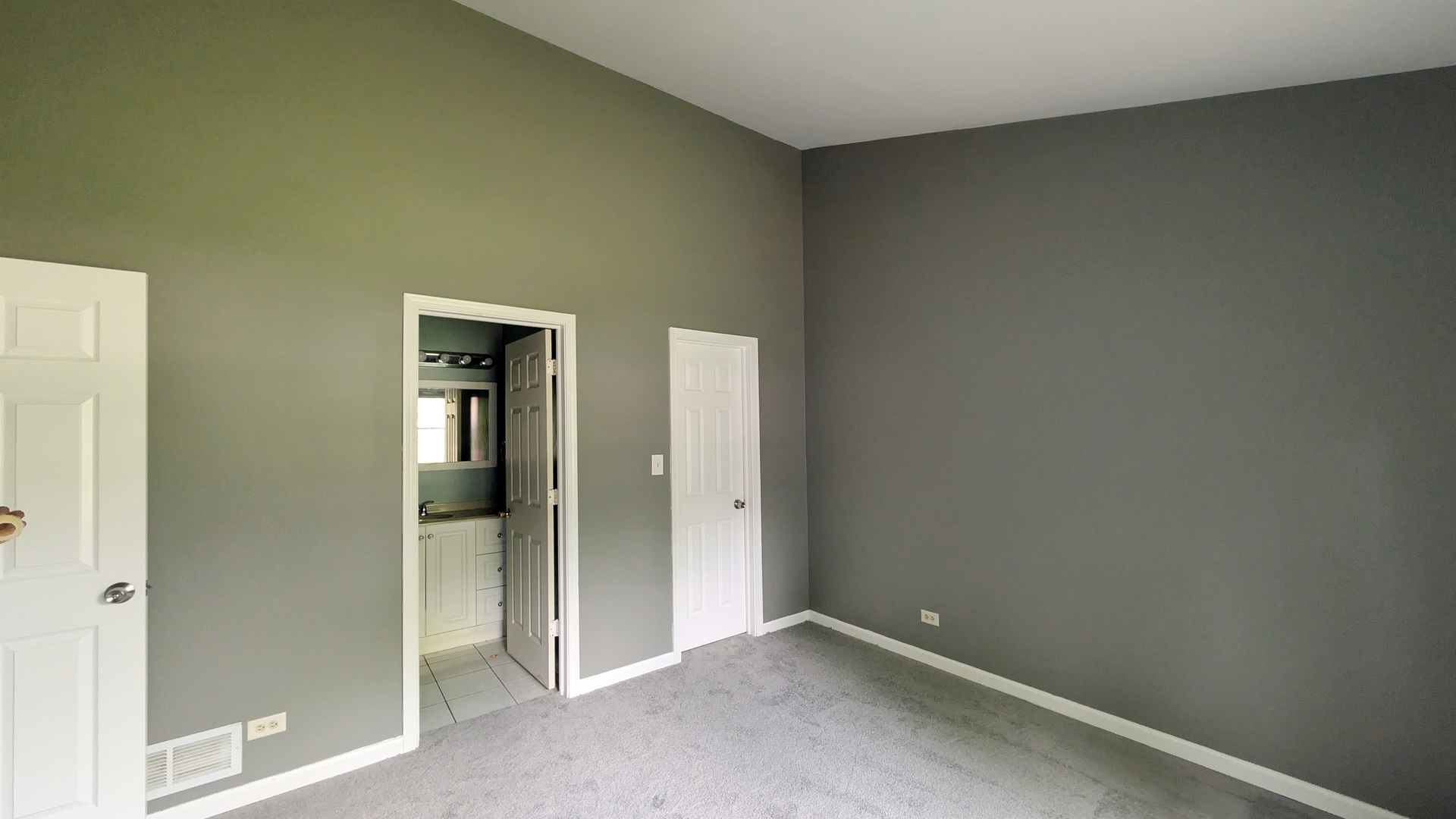 568 Manor Place Property Photo 11
