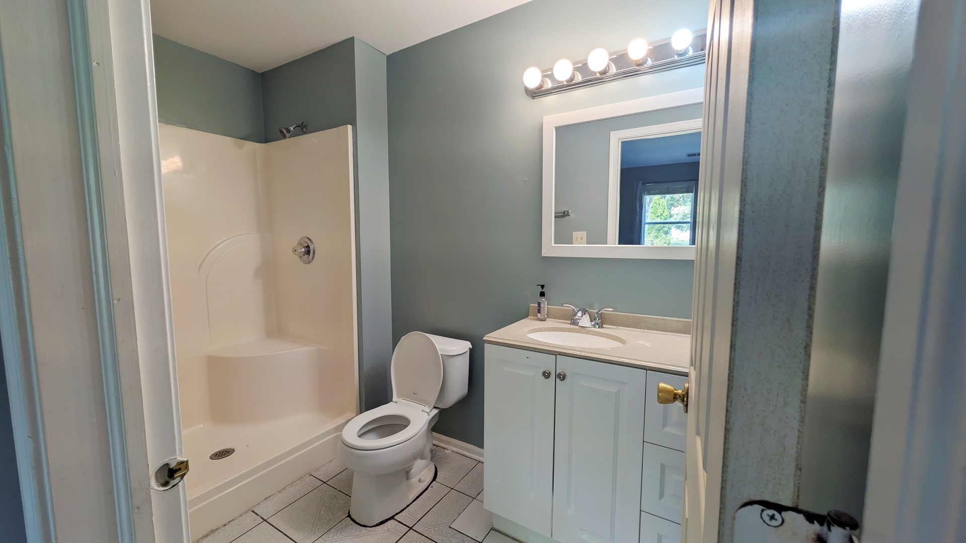 568 Manor Place Property Photo 12