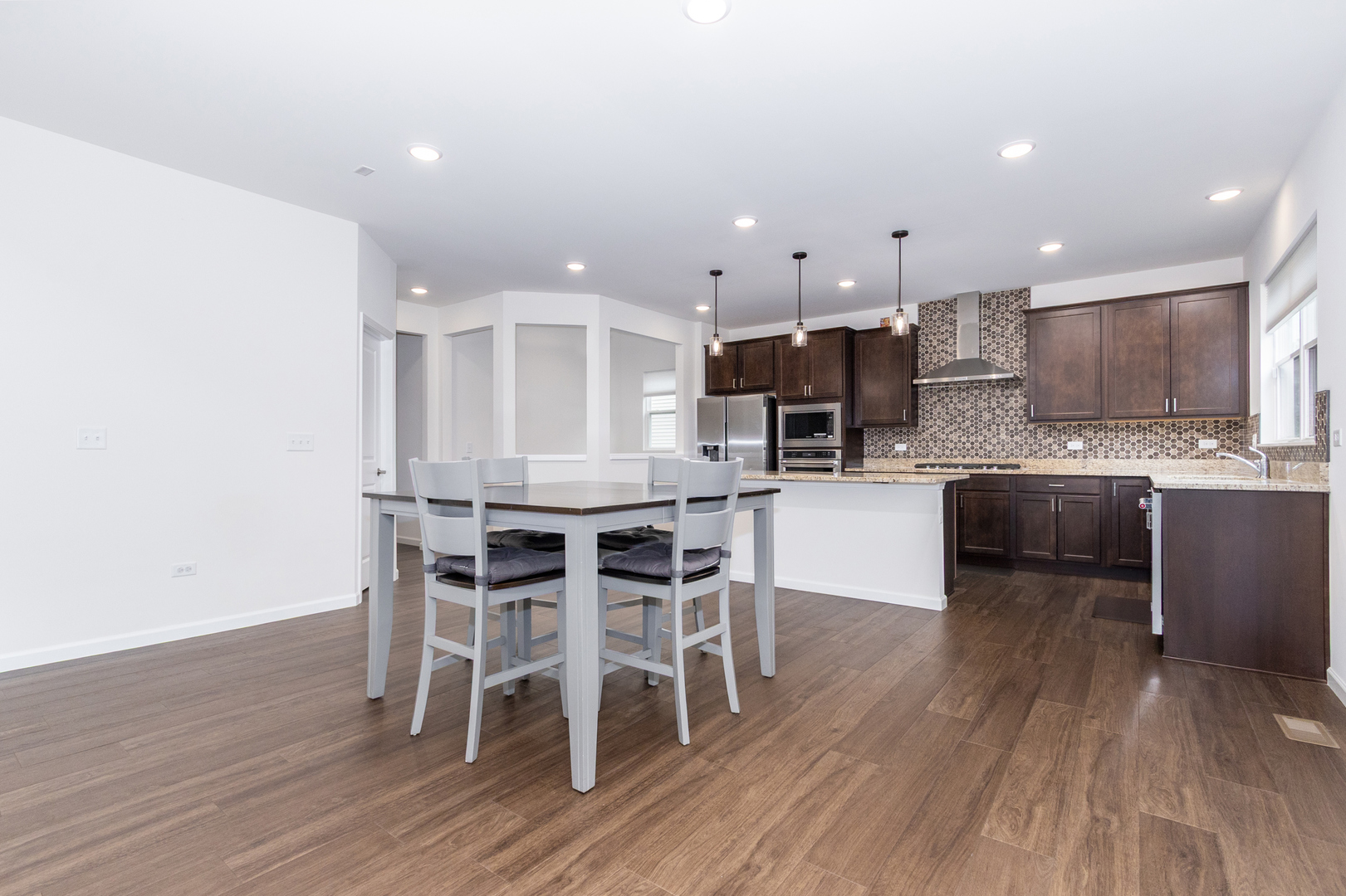 2225 Bent Grass Way Property Photo 8