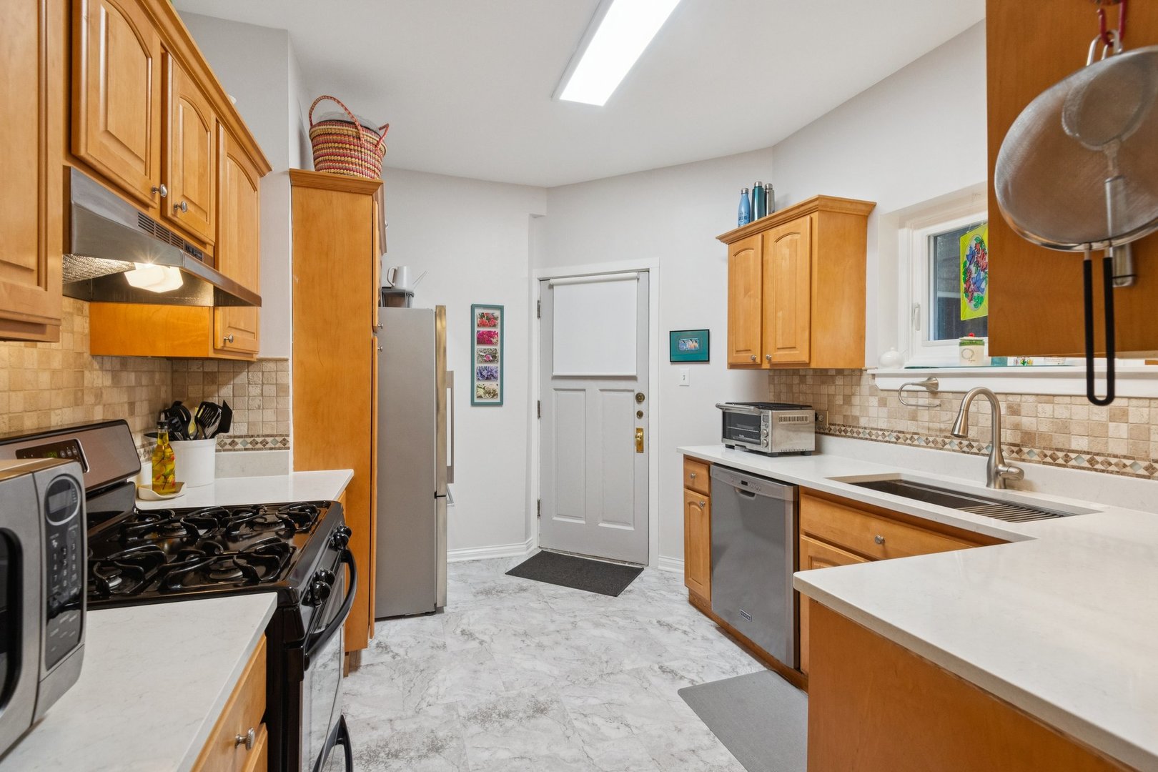 542 W Brompton Avenue 1n Property Photo 7