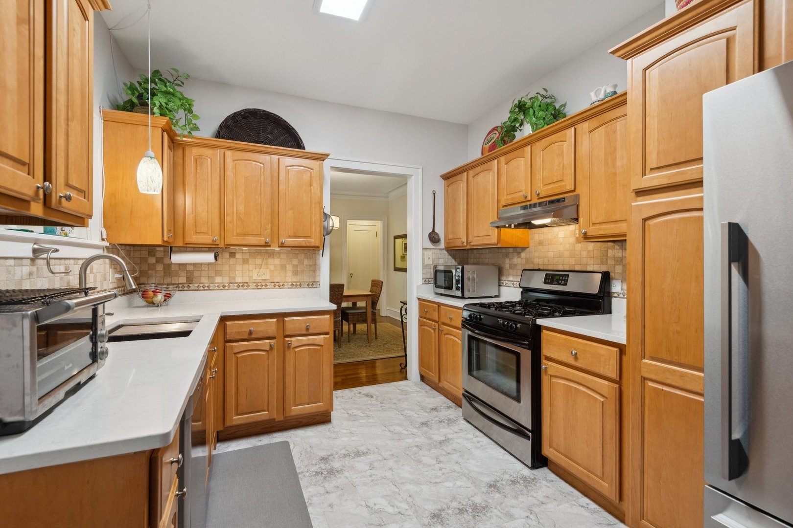 542 W Brompton Avenue 1n Property Photo 8