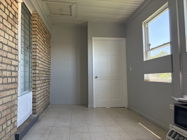 7323 W Higgins Avenue 2 Property Photo 22