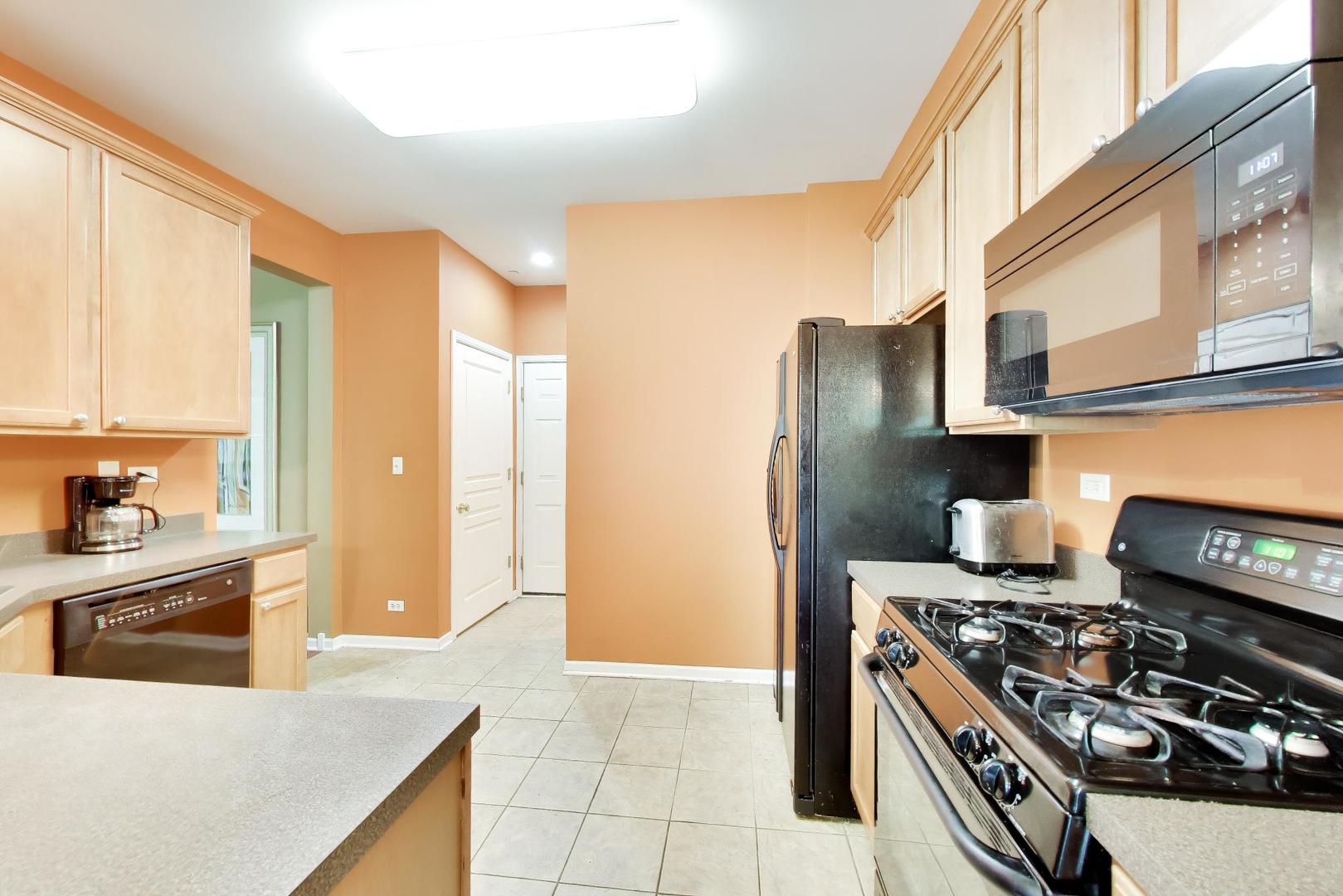 923 Kings Canyon Drive Property Photo 6