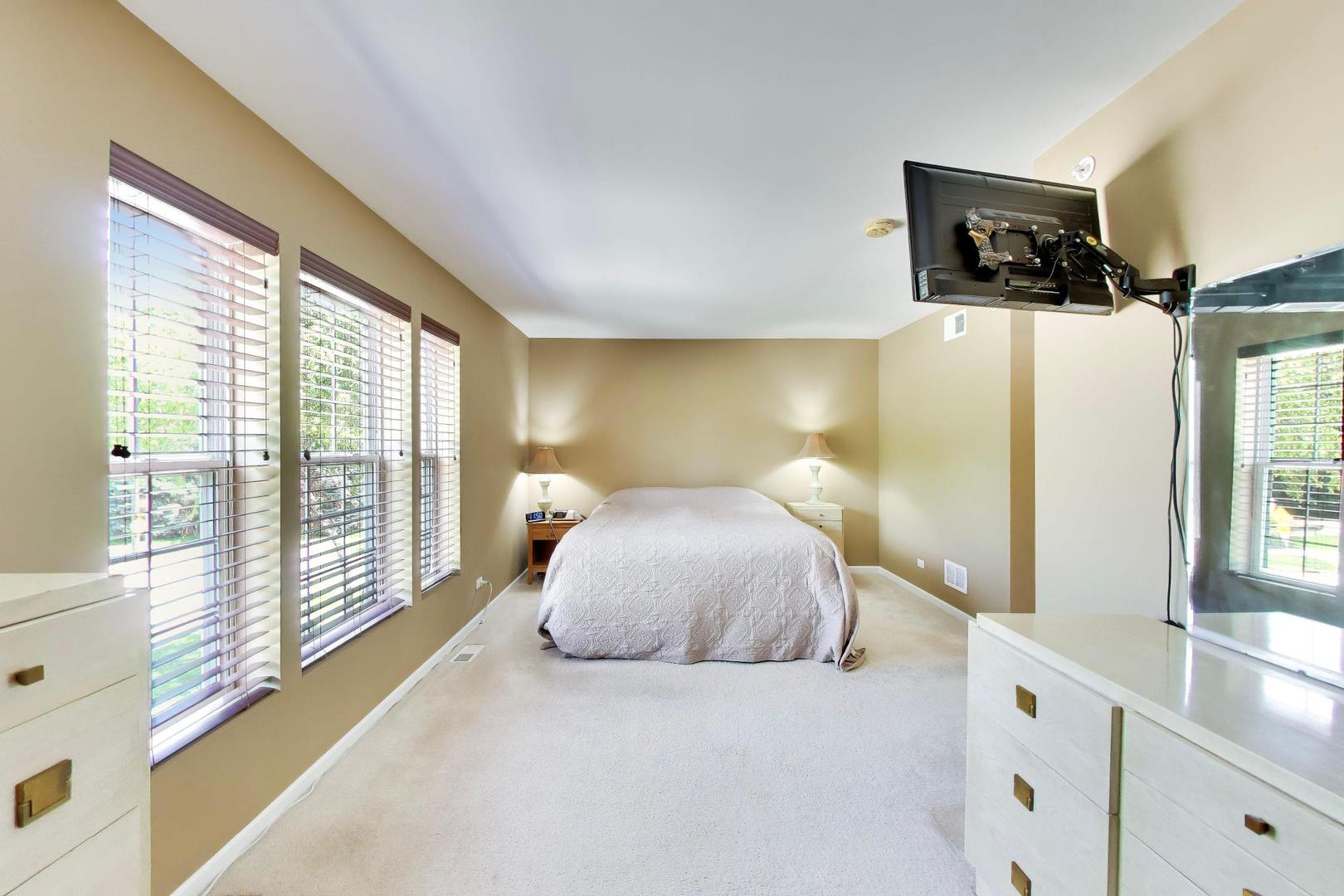 923 Kings Canyon Drive Property Photo 10