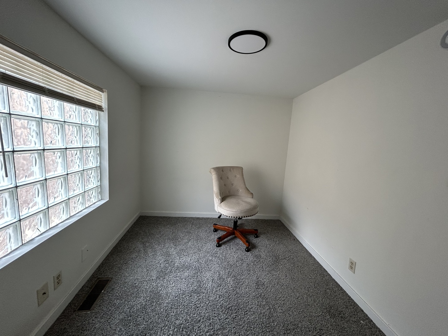 1246 N State Parkway 2 Property Photo 6