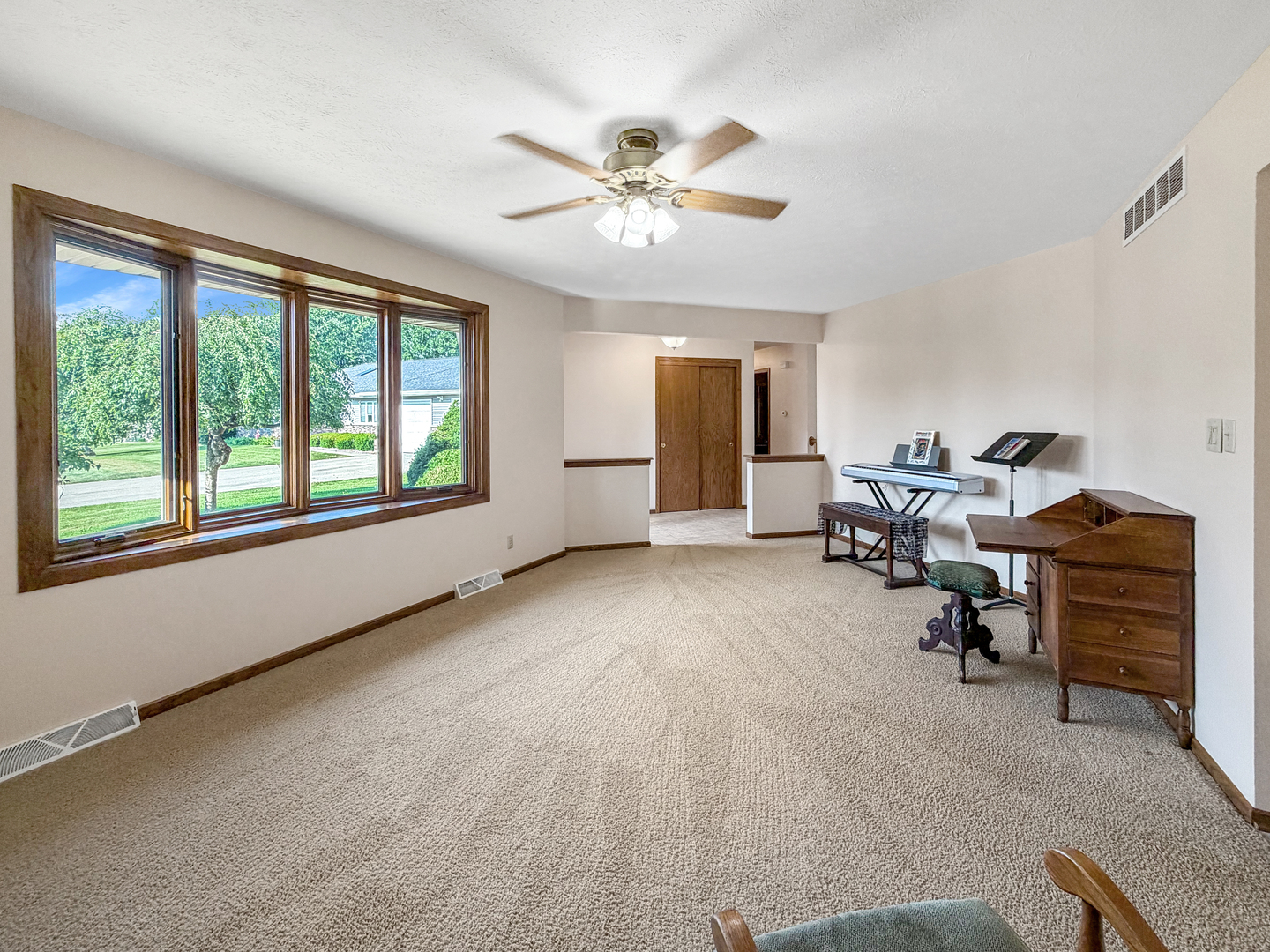 829 Sutton Place Property Photo 10