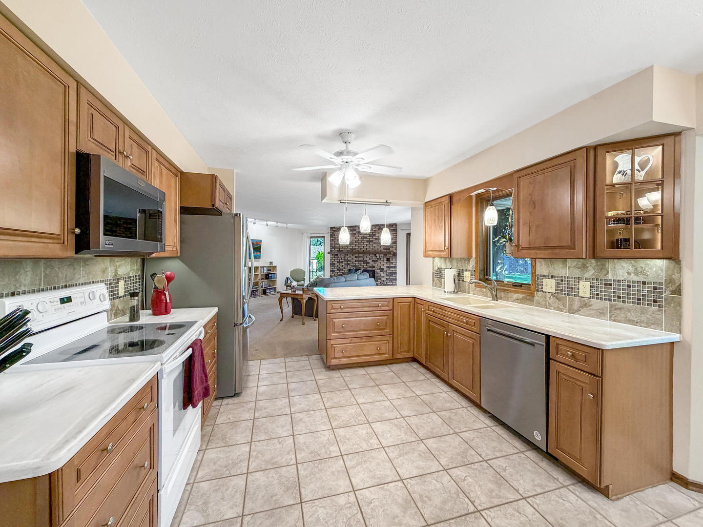 829 Sutton Place Property Photo 11