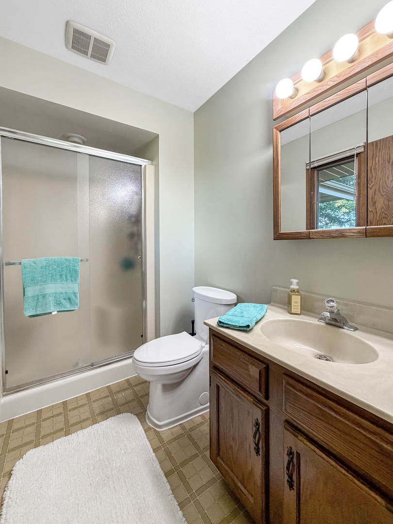 829 Sutton Place Property Photo 22
