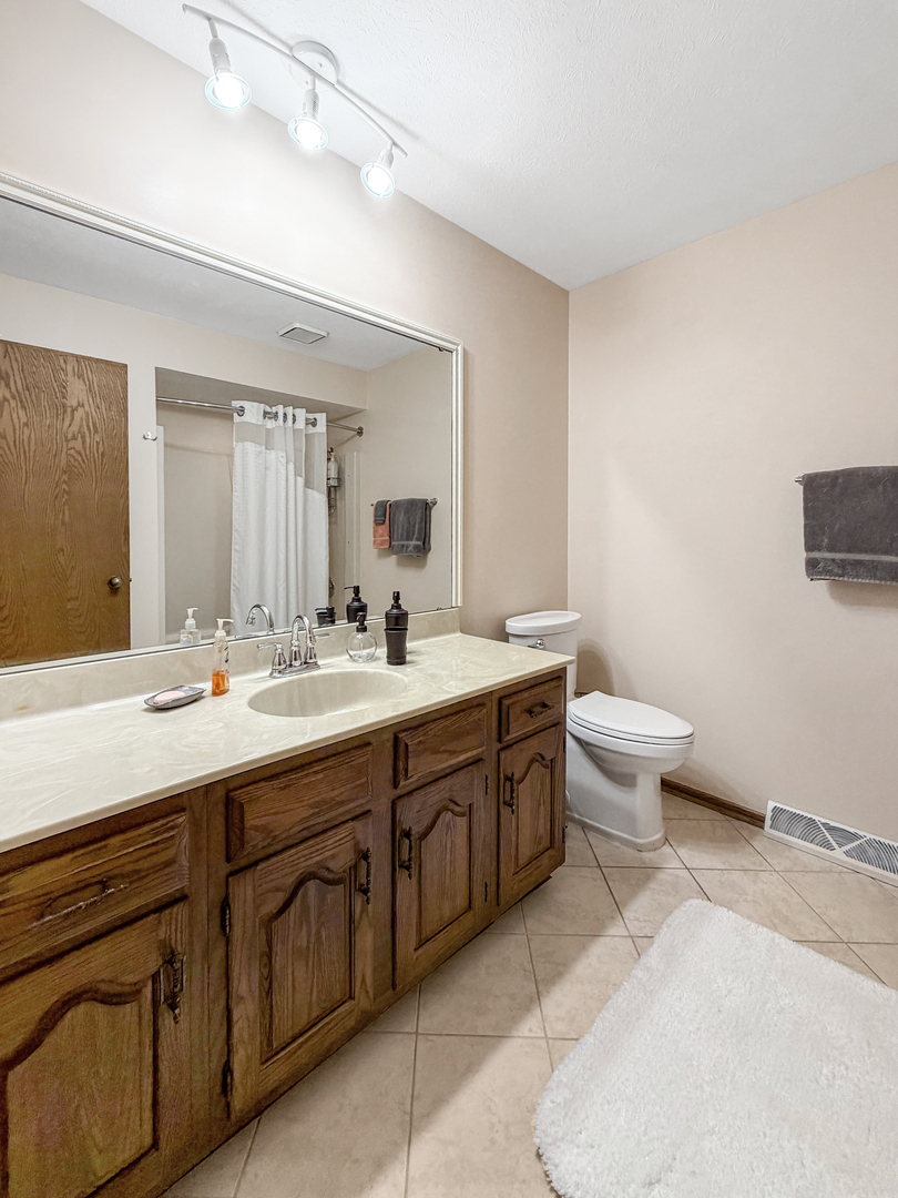 829 Sutton Place Property Photo 24