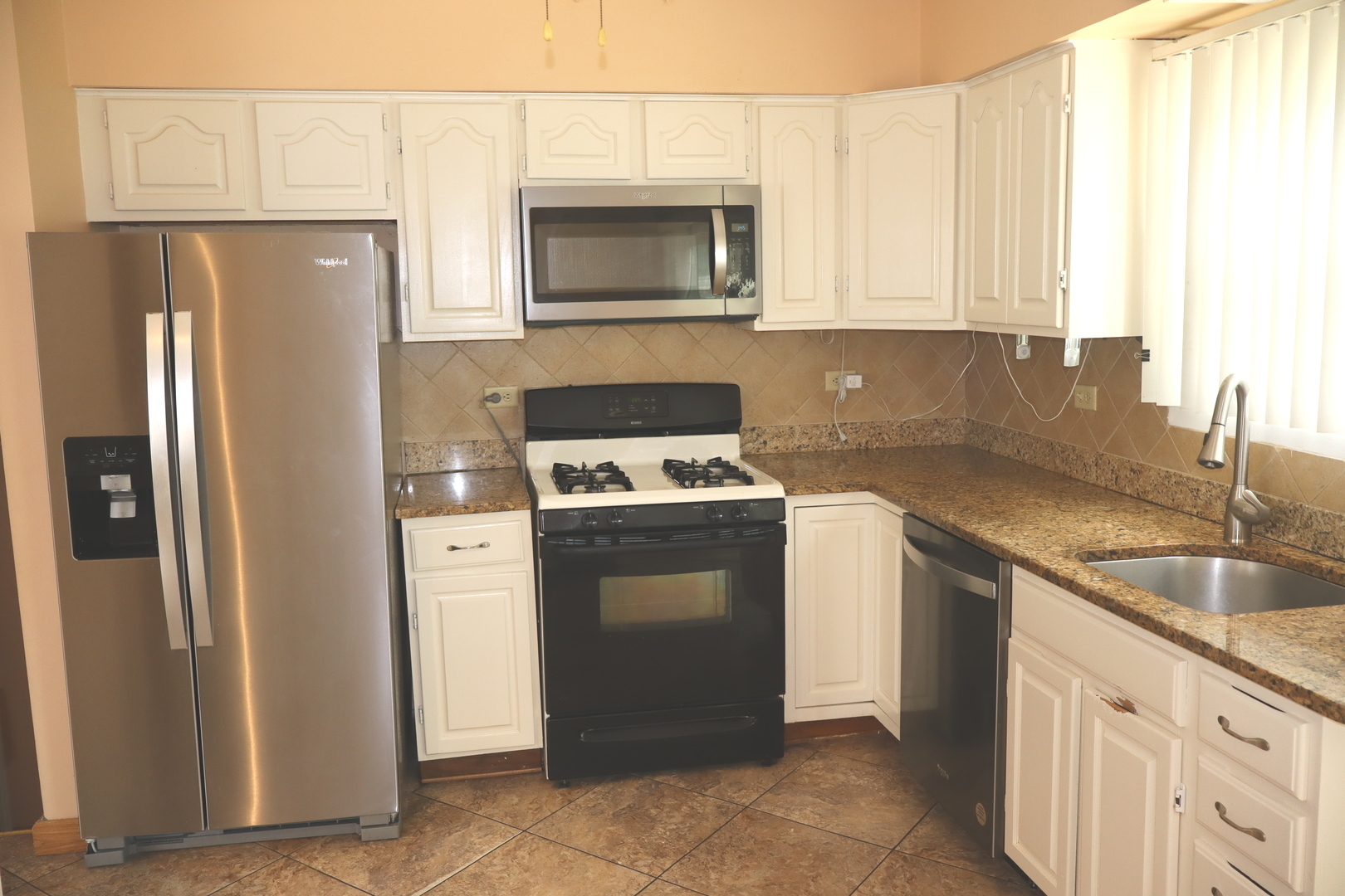 182 Roxbury Lane Property Photo 8