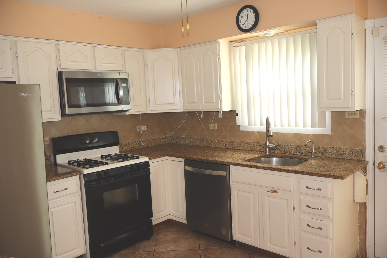 182 Roxbury Lane Property Photo 10