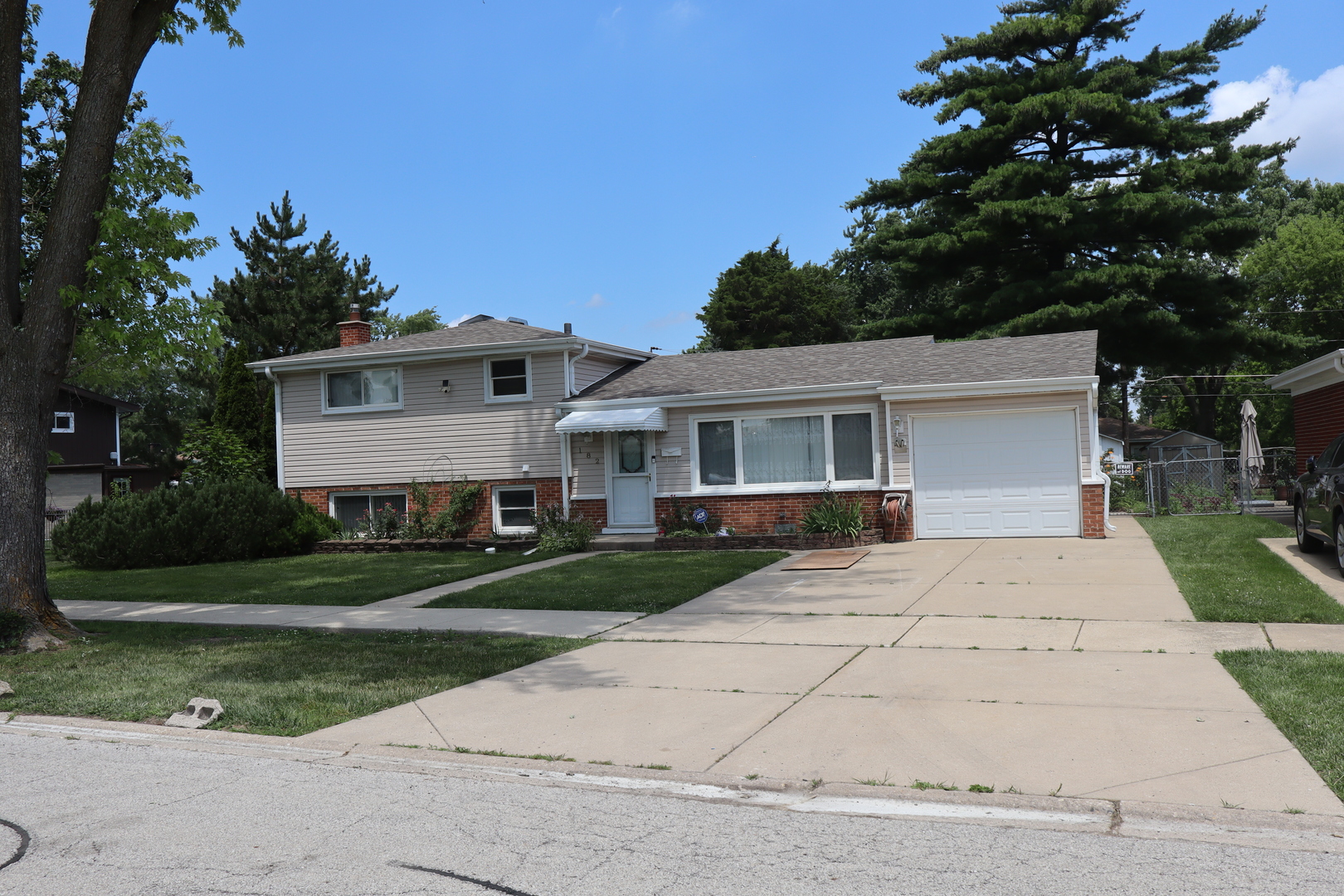 182 Roxbury Lane Property Photo 25