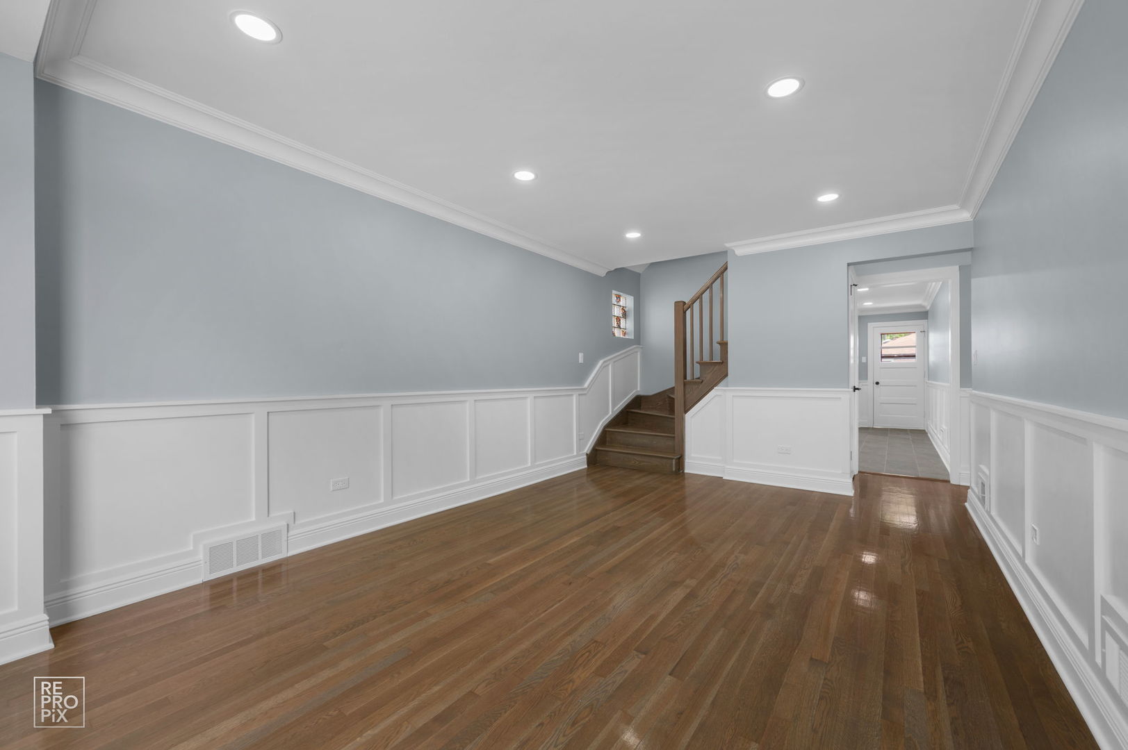 4329 W 81st Street Property Photo 3