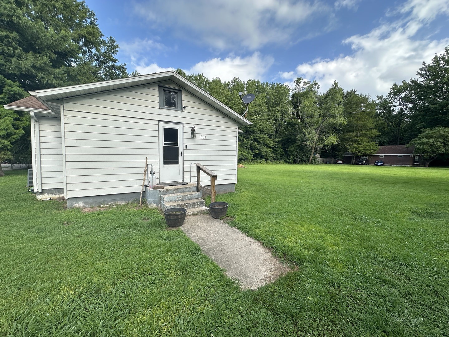 1603 West Road Property Photo 1