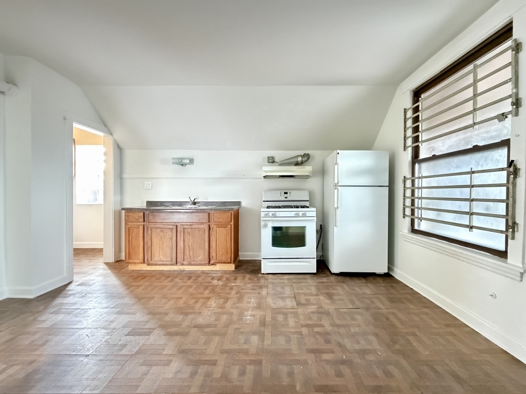 1609 N Mcvicker Street Ch2 Property Photo 2