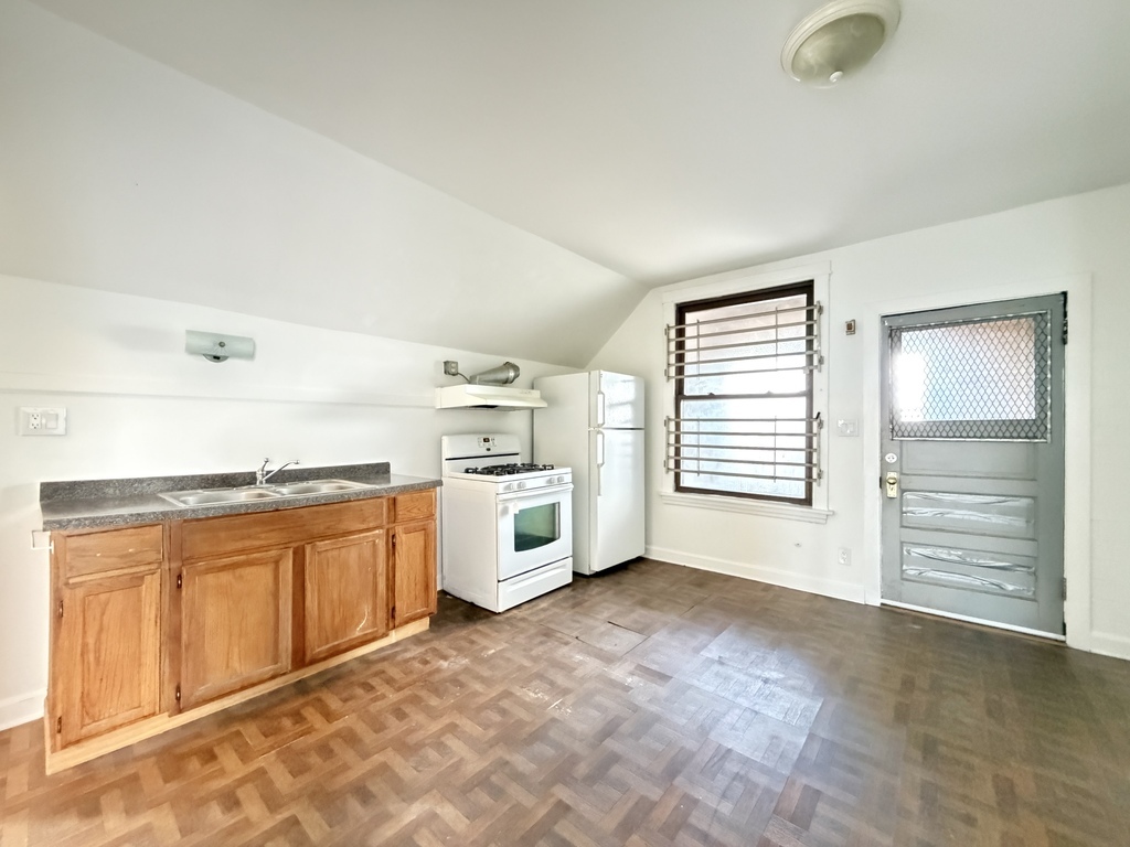 1609 N Mcvicker Street Ch2 Property Photo 3