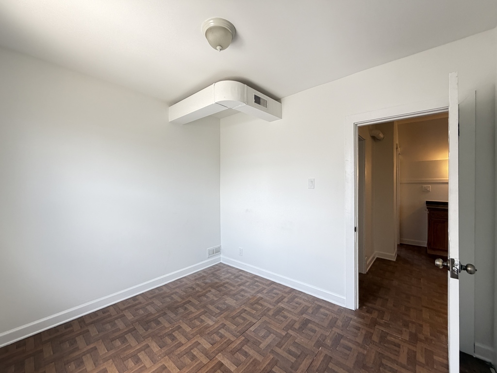 1609 N Mcvicker Street Ch2 Property Photo 18