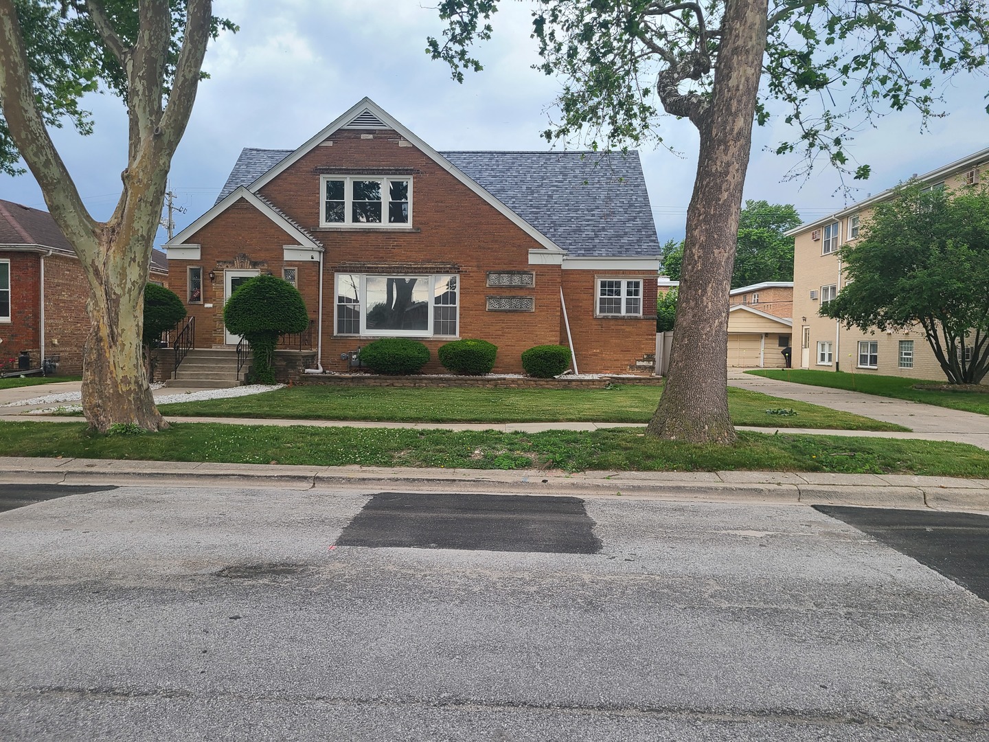 9316 S Harding Avenue Property Photo 1